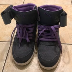 Women’s puma sneakers with strap
